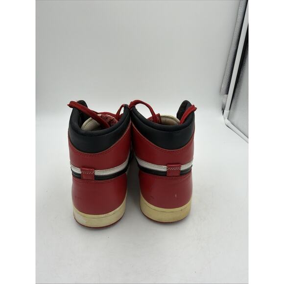 Size 10.5 - Jordan 1 Retro High Chicago 1994 - Picture 3 of 8
